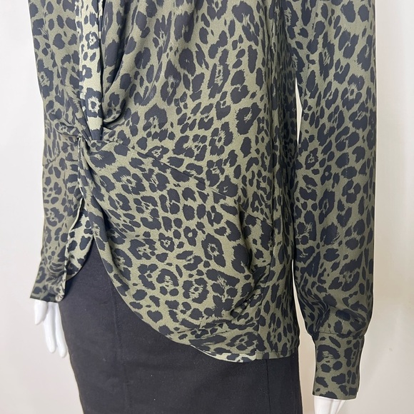 Express Women Size XS Blouse Green Black Animal Print Twist Front Long Sleeve - Picture 7 of 14
